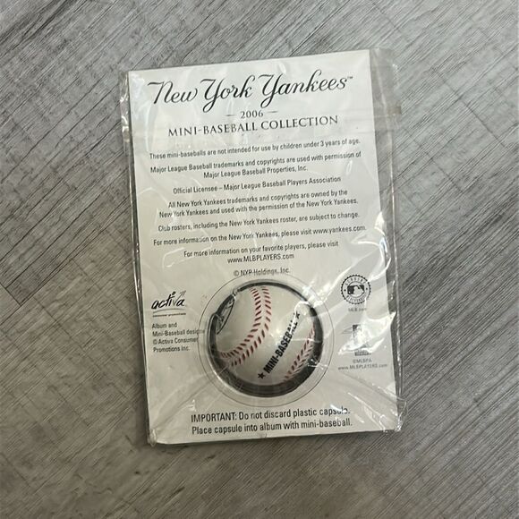 Johnny Damon New York Yankees 2006 Mini Baseball Collection - Picture 7 of 9